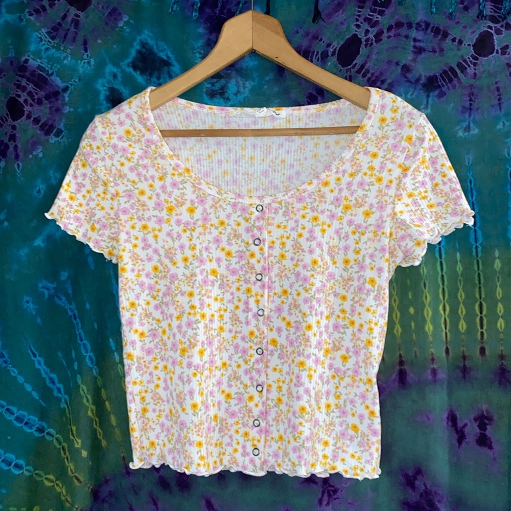 Hippie Rose floral crop top! Size Medium.